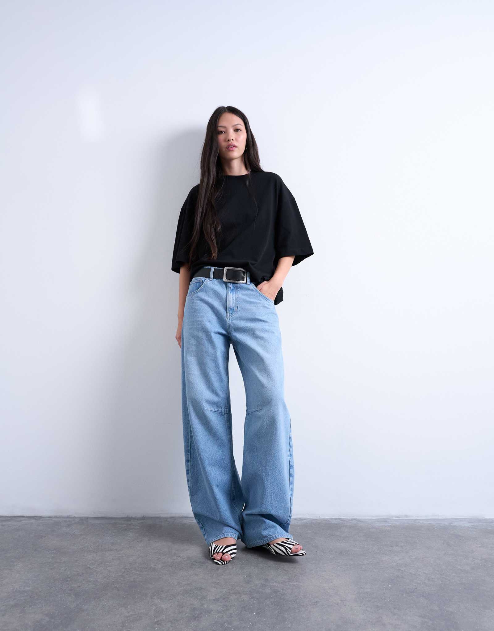 Футболка Topshop oversize с заниженным плечом черного цвета