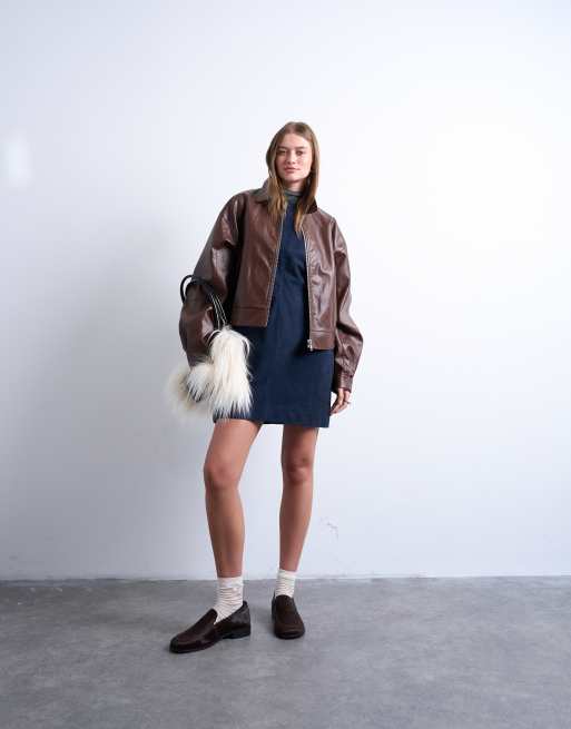 Topshop oversized faux leather drop shoulder cropped zip thru jacket in chocolate, 4 of 4