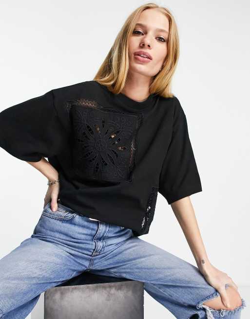 Topshop - Oversized, hæklet T-shirt i sort patchwork-design