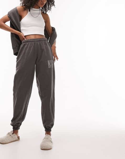 Topshop - Oversized joggingbroek met 'New York collective'-print en boorden in antraciet met vintage wassing, deel van co-ord set - view 1