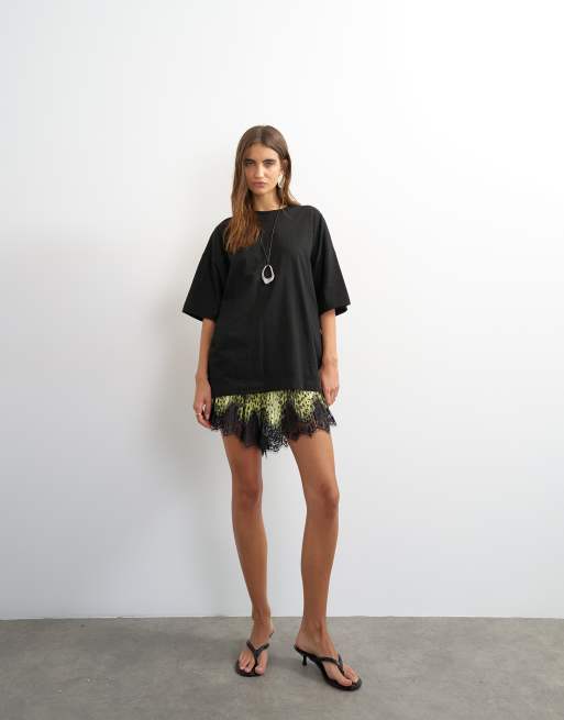 Topshop - Oversized T-shirt med sænkede skuldre i sort