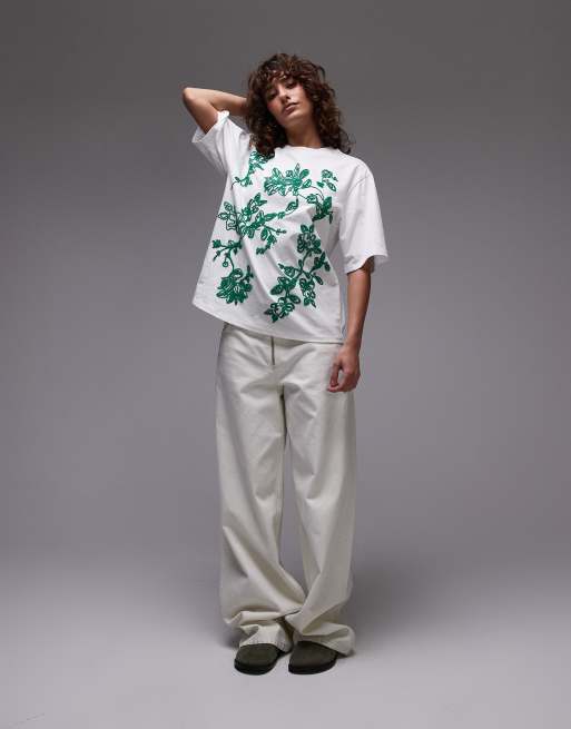 Topshop - Oversized T-shirt met groen geborduurde bloemenraffia in wit, 2 van 4