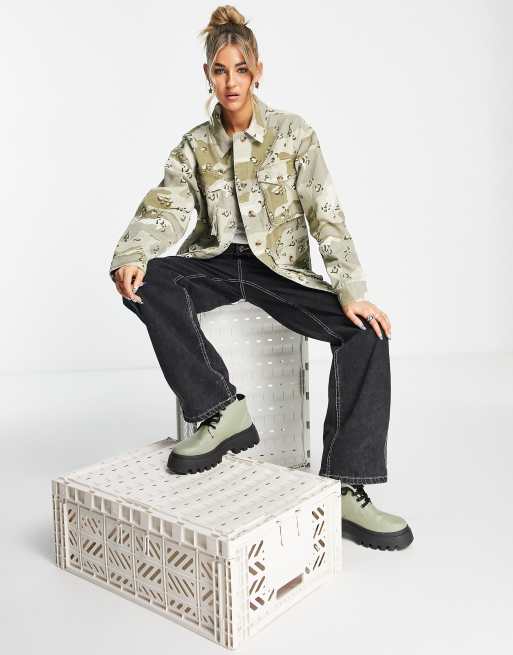 Topshop - Oversized utility shacket in khaki camouflageprint