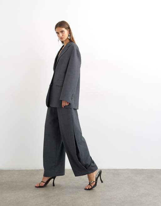 Topshop ovoid pleated pants and slouchy blazer set in gray, 3 of 3