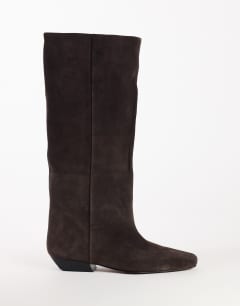 Model wearing Pablo real leather slim western boot in chocolate