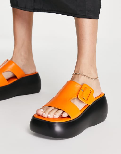 Orange flatform store