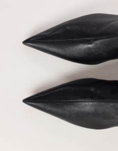 Model wearing Palmer real leather kitten heel ankle boot in black
