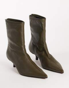 Model wearing Palmer real leather kitten heel ankle boot in mink grey