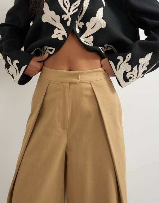 Topshop pantalón barrel con pinzas en beige, 2 de 5