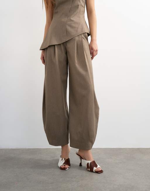 Topshop - Pantalon barrel d'ensemble habillé à ourlets bruts - Marron, 3 de 5