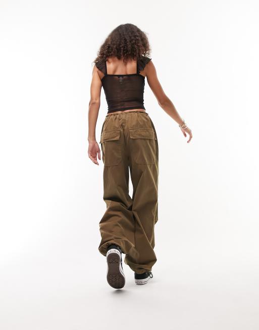 Topshop - Pantalon cargo ultra oversize style parachute en coton - Kaki, 2 de 4