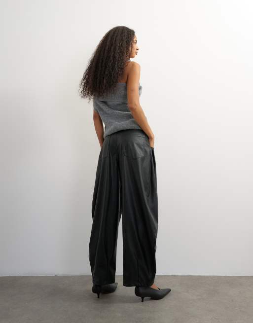 Topshop pantalón de pernera barrel con detalle de canesú en negro, 3 de 5