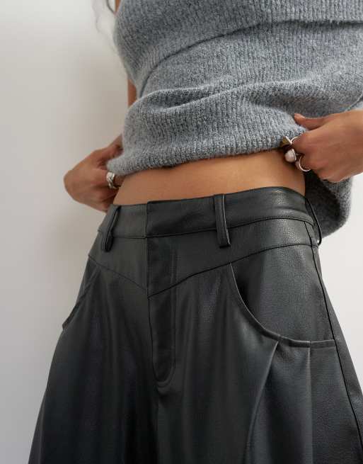 Topshop pantalón de pernera barrel con detalle de canesú en negro, 4 de 5