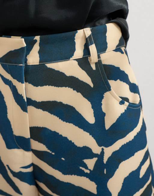 Topshop pantalón de pernera barrel con estampado de cebra, 3 de 5