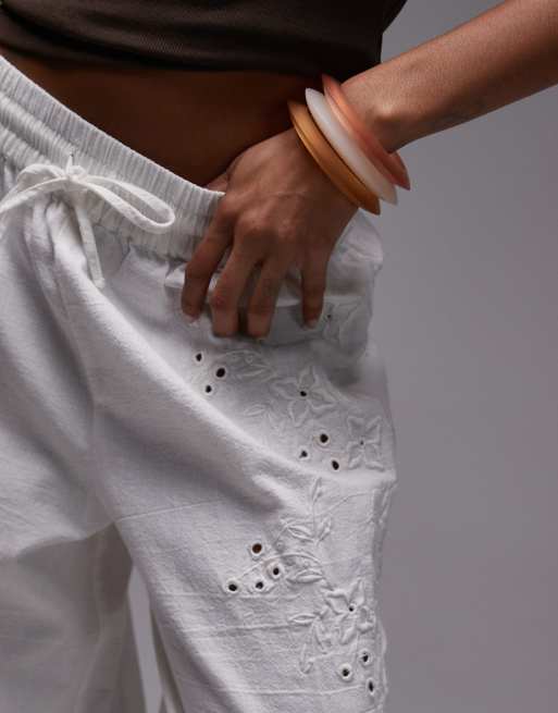 Topshop - Pantalon d'ensemble en broderie anglaise avec lien à la taille - Blanc, 5 de 5