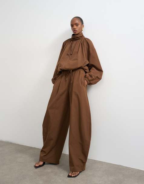 Topshop - Pantalon d'ensemble technique léger coupe ovoïde - Chocolat - view 1