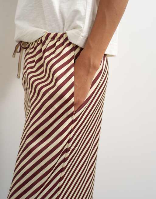 Topshop pantalon droit effet satin à rayures bordeaux, 4 de 5
