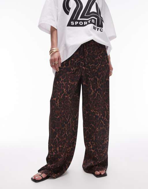 Topshop - Pantalon droit noué à la taille en satin - Léopard foncé, 4 de 5