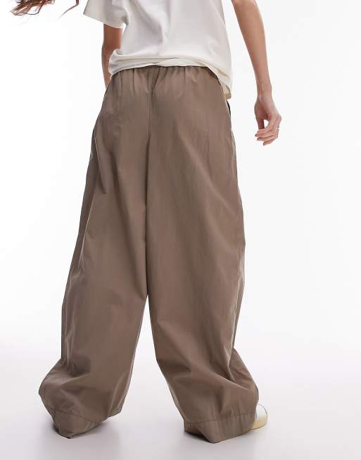 Topshop - Pantalon plissé ultra ample en popeline - Sable, 2 de 5