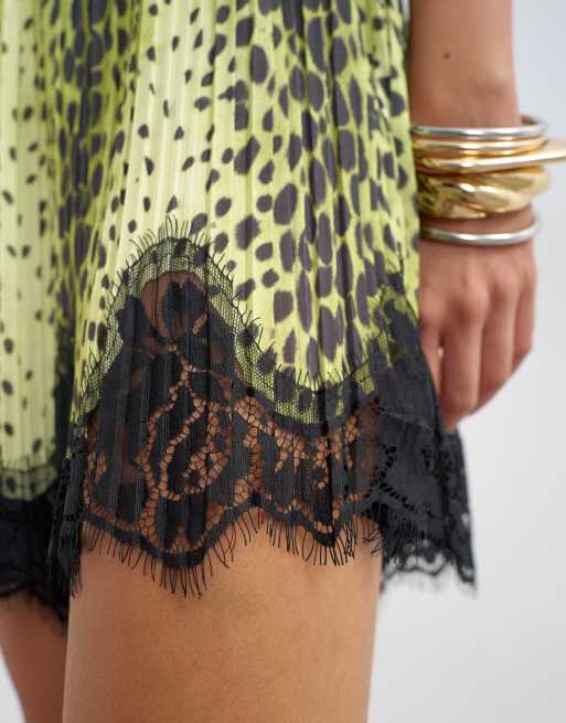 Topshop - Pantaloncini multicolore con stampa animalier e finiture in pizzo, 4 di 5