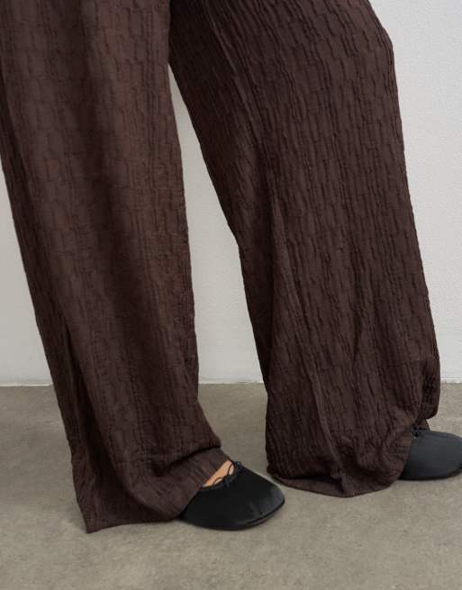 Topshop - pantalones anchos de punto plisado en chocolate, 5 de 5