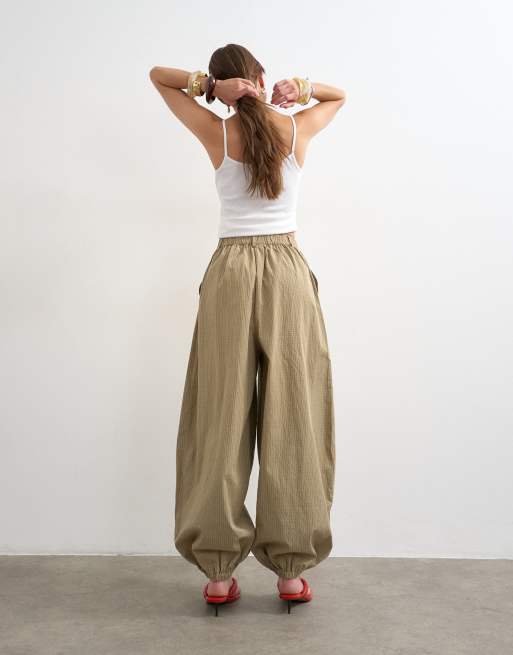 Topshop - Pantalones beis a cuadros de corte globo extragrande, 4 de 5