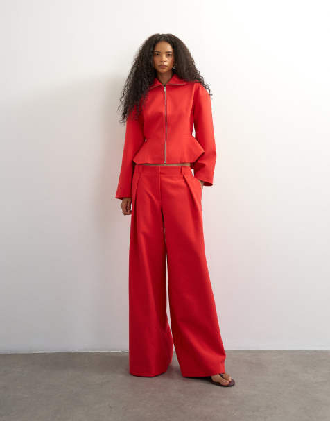 Topshop - pantalones de pernera ancha de talle bajo con detalle de pliegues en rojo - view 1
