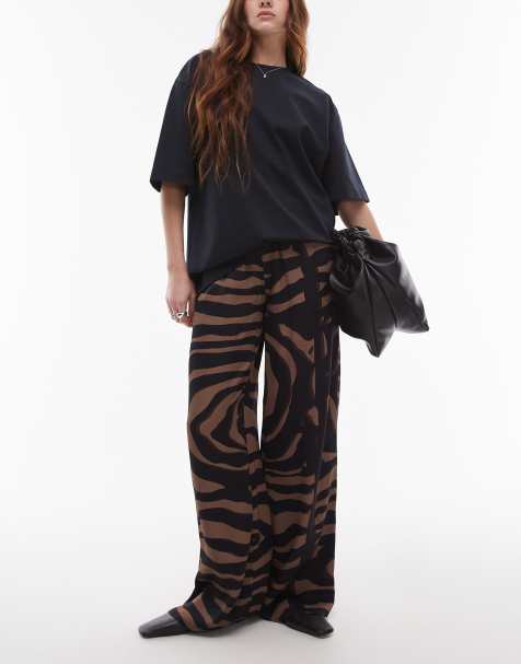 Topshop - Pantaloni a fondo ampio allacciati in vita in raso con stampa astratta - view 1
