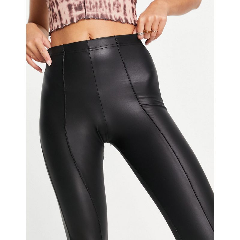 Donna Pantaloni a zampa Topshop - Pantaloni a zampa effetto bagnato neri con spacco sul davanti
