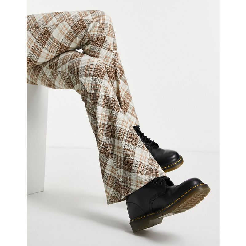 Pantaloni e leggings XB7y0 Topshop - Pantaloni a zampa stropicciati con stampa a quadri neutra