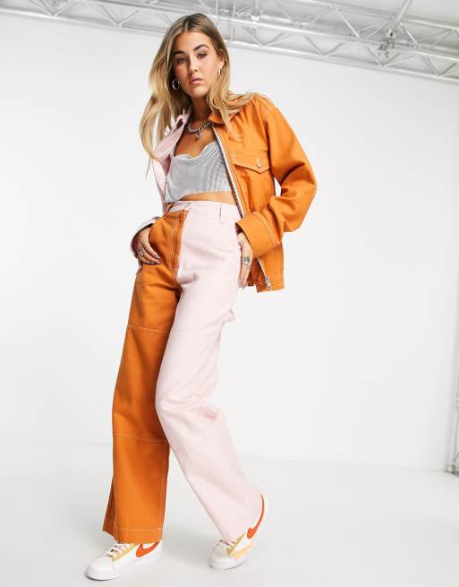 Topshop - Pantaloni dritti con design diviso metà rosa e metà arancione in coordinato