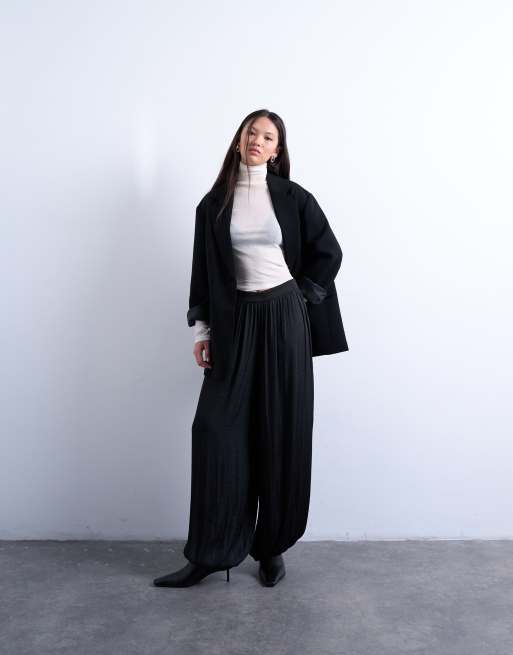 Topshop - Pantaloni neri a palloncino in raso con fascia ampia in vita in coordinato