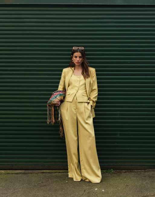 Topshop - Pantaloni sartoriali premium da cerimonia a fondo ampio color latticello a pieghe