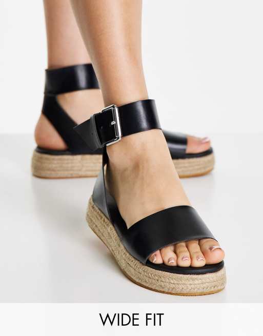 Topshop Paradise Espadrilles Sandalen in Schwarz mit weiter Passform ASOS