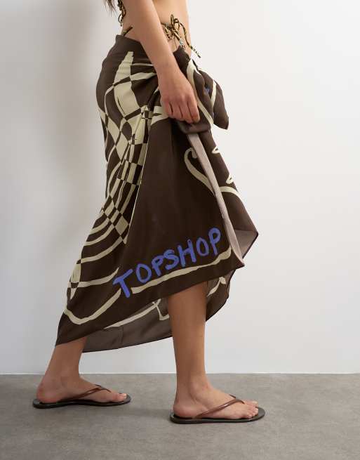 Topshop - Pareo marrón chocolate rectangular con estampado de conchas, 3 de 4