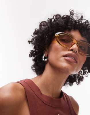 Topshop - Paros - Ovale Sonnenbrille in Gelb
