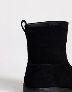 Model wearing Pascal real leather ankle boot in black