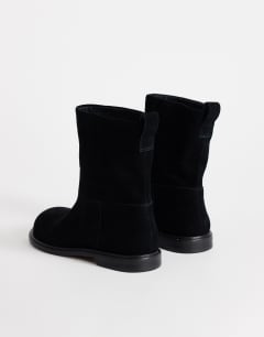 Model wearing Pascal real leather ankle boot in black