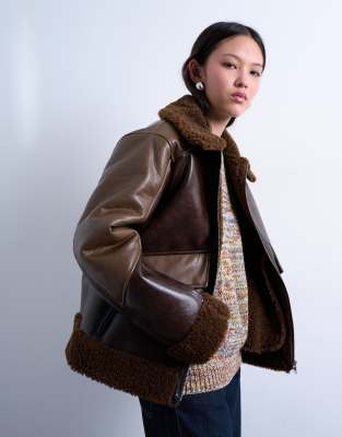 Topshop - Patchwork-Jacke aus Kunstleder in Braun mit Lammfellimitat-Brown