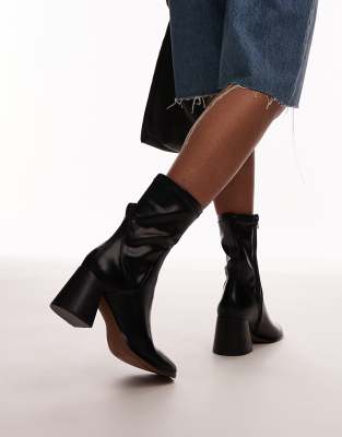 Topshop - Penny - Ankle-Boots in Schwarz mit runder Zehenpartie und Blockabsatz