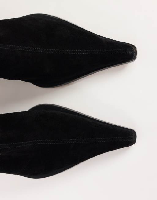 Topshop Penny real suede block heel pointed ankle boot in black, 3 of 4