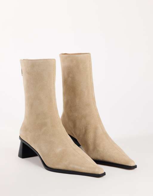 Topshop Penny real suede block heel pointed toe ankle boots in taupe, 2 of 4