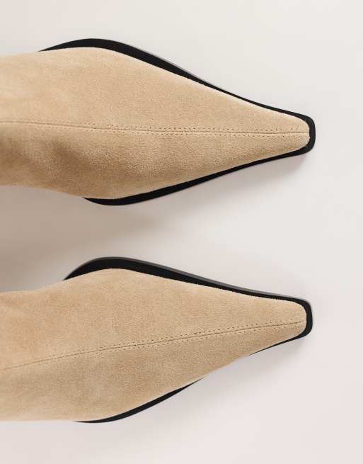 Topshop Penny real suede block heel pointed toe ankle boots in taupe, 3 of 4