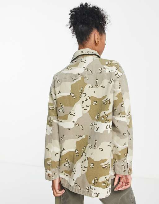 Topshop Petite - Camicia giacca oversize multitasche con stampa mimetica kaki, 4 di 4