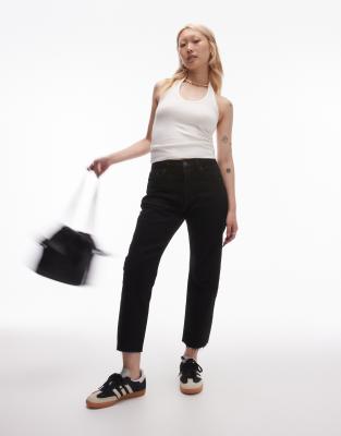 Topshop Petite – Czarne jeansy ze średnim stanem i krótszymi, prostymi nogawkami z surowym wykończeniem
