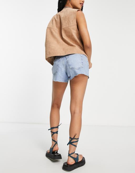 Topshop Petite denim comfort stretch Mom shorts in bleach, 3 of 4