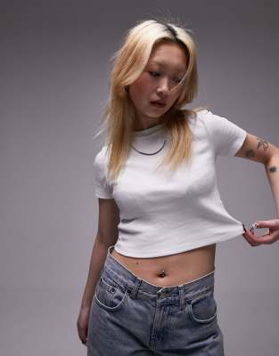 Topshop Petite - Everyday - T-shirt effet rétréci - Blanc