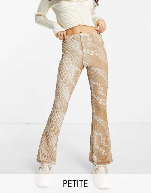 Topshop Petite - Flare-broek van mesh met vervormde stippenprint, deel van co-ord set