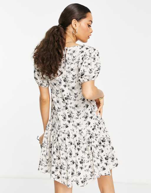 Topshop Petite floral gathered tea dress in multi, 2 of 4