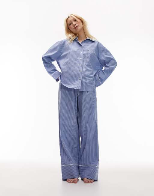 Topshop Petite - Gestreepte katoenen pyjamaset van overhemd en broek in dezelfde tint blauw